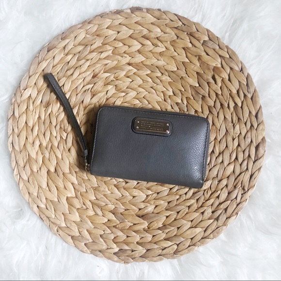 Marc By Marc Jacobs Handbags - Marc By Marc Jacobs grey leather 6 card Wallet